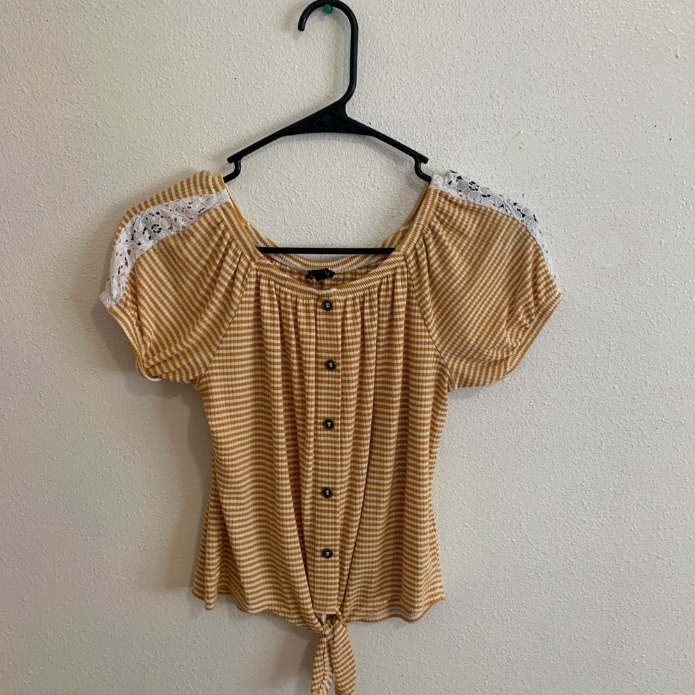 yellow striped t-shirt